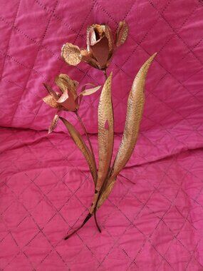 Vintage Tin Lilly Wall Decoration